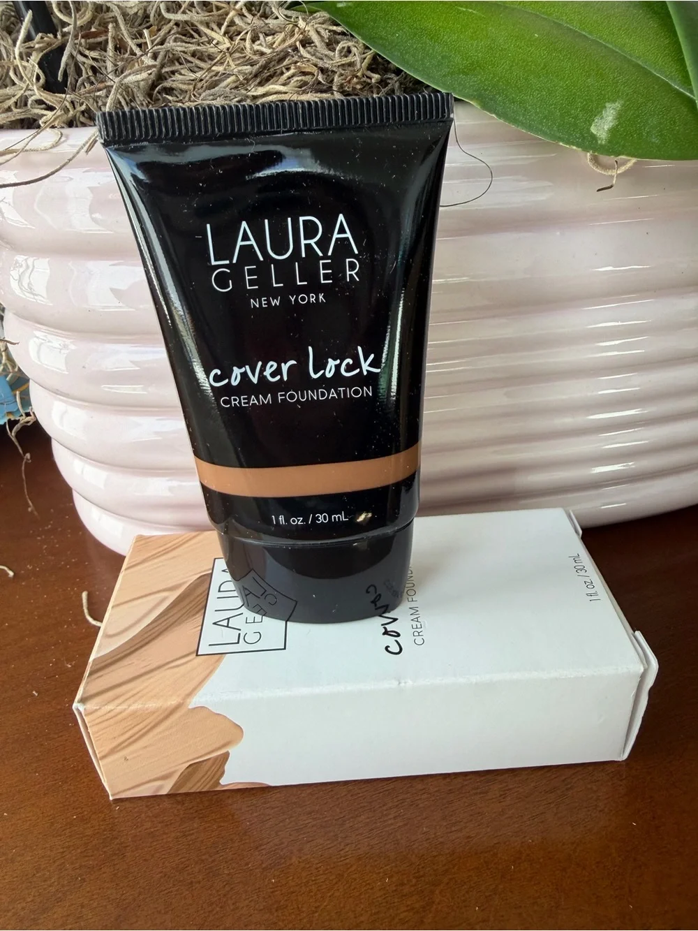 Laura Geller Cover Lock Cream Foundation - Tan / Beige Shade
